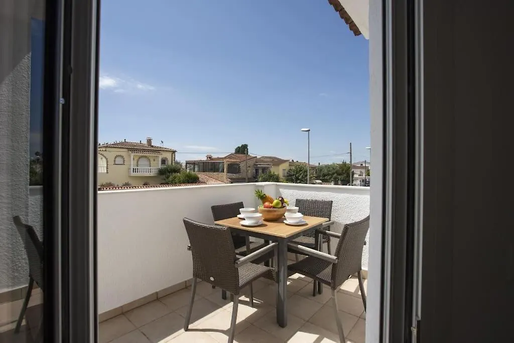 Appartamento 1001 Apartamento Para 4 Personas By Homeselectspain Empuriabrava
